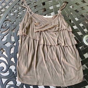 5 for $25 💸💸💸💸💸
Old Navy tank top